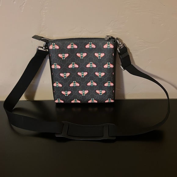 Gucci Crossover Bag - Picture 3 of 3